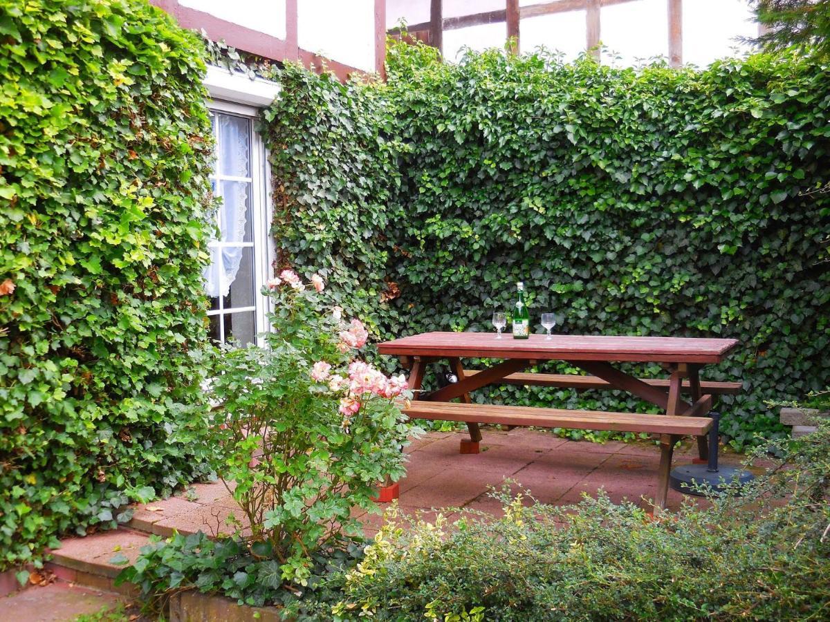Small Apartment In Hesse With Terrace And Garden Frielendorf Dış mekan fotoğraf
